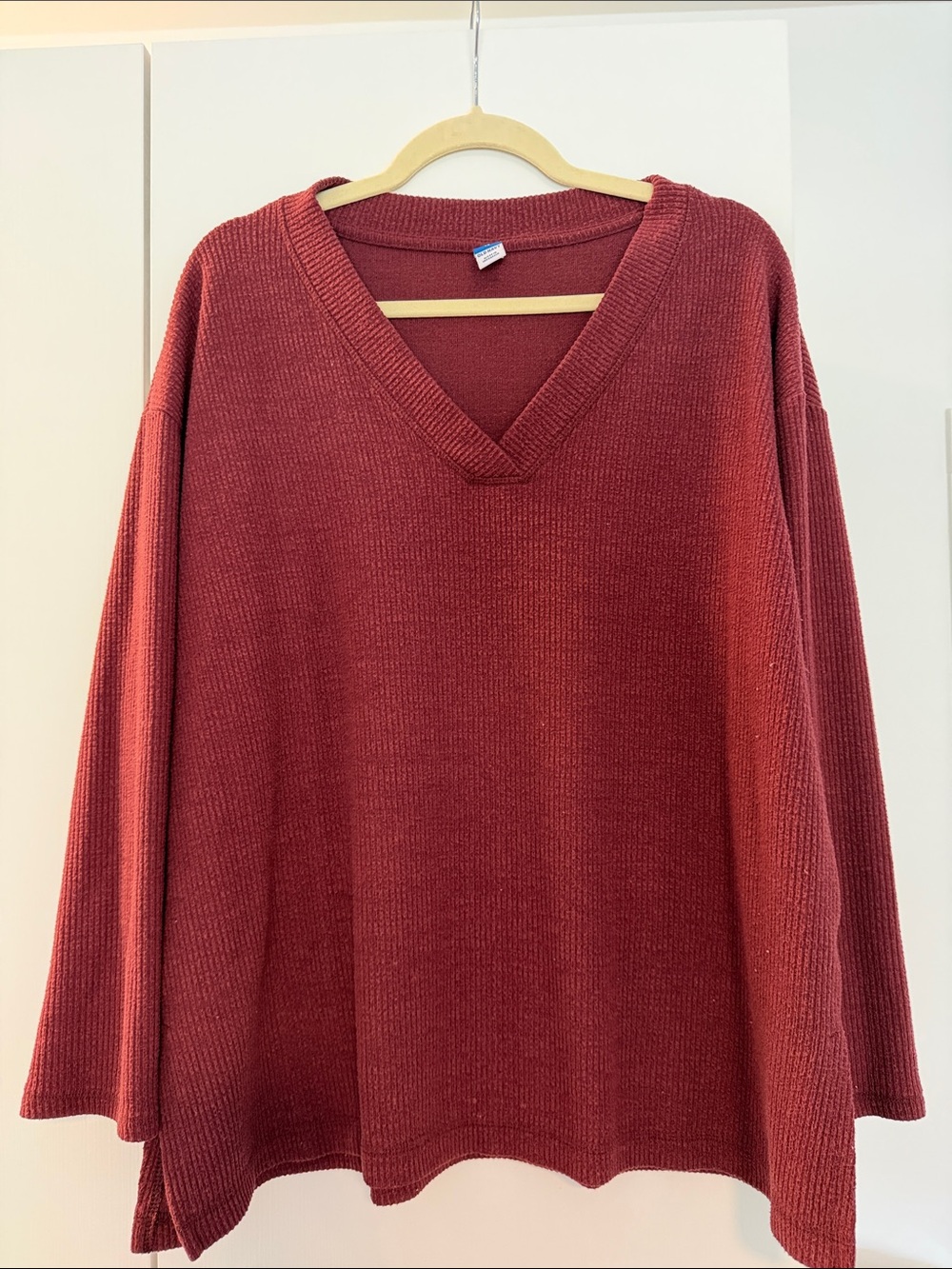 Old Navy Brick Red Ribbed V-Neck Sweater XL Cozy Fall Long Sleeve